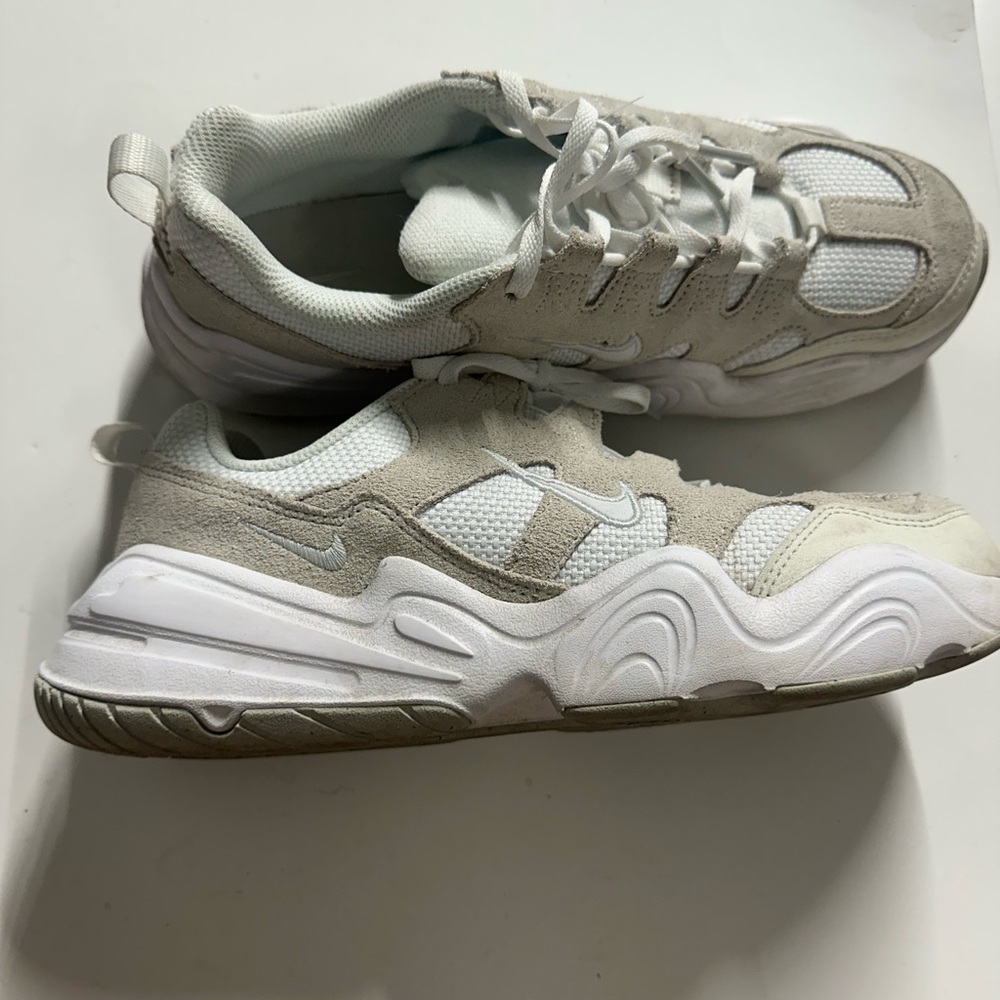 Nike White and Gray Sneakers - Picture 6 of 8
